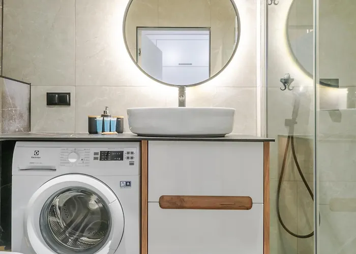 Global Park 21th View By Bookinghost *